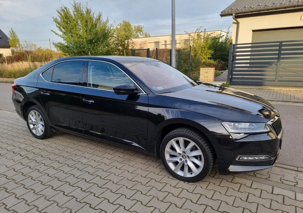 Skoda Superb cena 113899 przebieg: 106000, rok produkcji 2019 z Sosnowiec małe 781